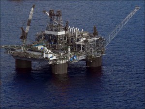 Oil rig in Gulf of Mexico-courtesy: Wikipedia